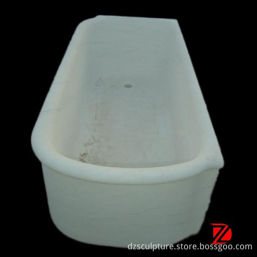 Freestanding used bathtub